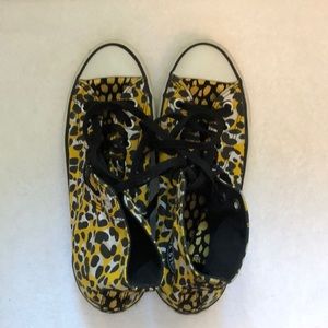 Converse Leopard Print Tennis Shoes SZ 9 EUC